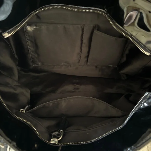 Embossed coach bag - Picture 9 of 15